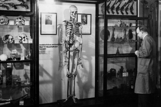 Matti Haapoja骨格.jpg